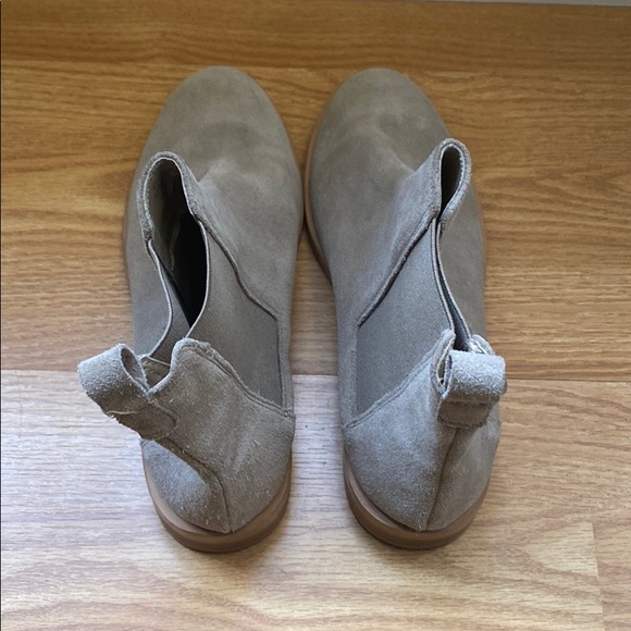 ASOS grey suede Chelsea Boots, size 9 - Picture 4 of 13